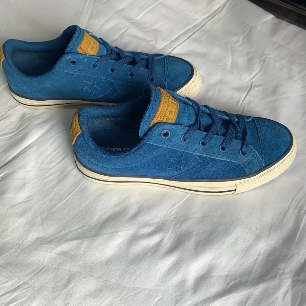 Converse - Picture 2 of 4